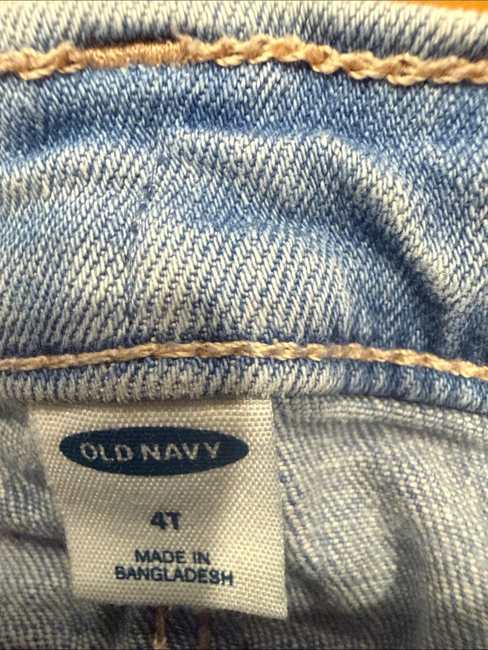 Old Navy girls   with rainbow Jean shorts size 4t .